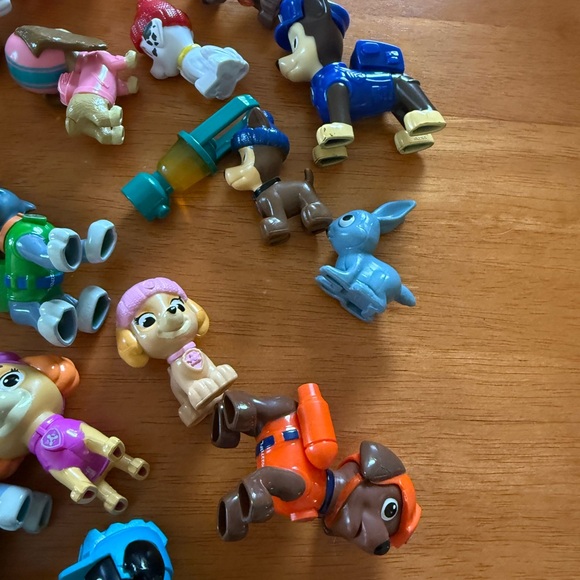 Paw Patrol Colorful 35 Piece Figurine Toy Set - Picture 3 of 5